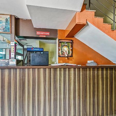 Oyo Hotel Samarth Lodge Solapur Exteriör bild