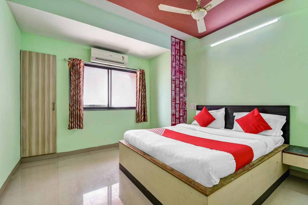 Oyo Hotel Samarth Lodge Solapur Exteriör bild