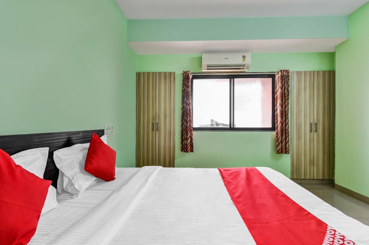 Oyo Hotel Samarth Lodge Solapur Exteriör bild