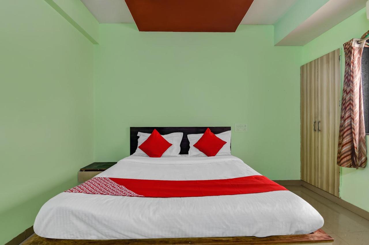 Oyo Hotel Samarth Lodge Solapur Exteriör bild
