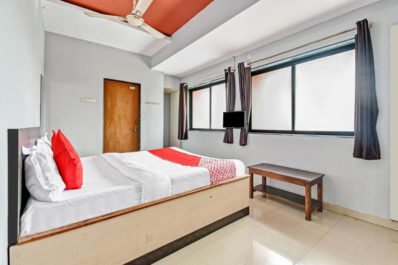 Oyo Hotel Samarth Lodge Solapur Exteriör bild