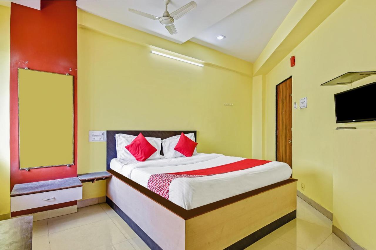 Oyo Hotel Samarth Lodge Solapur Exteriör bild